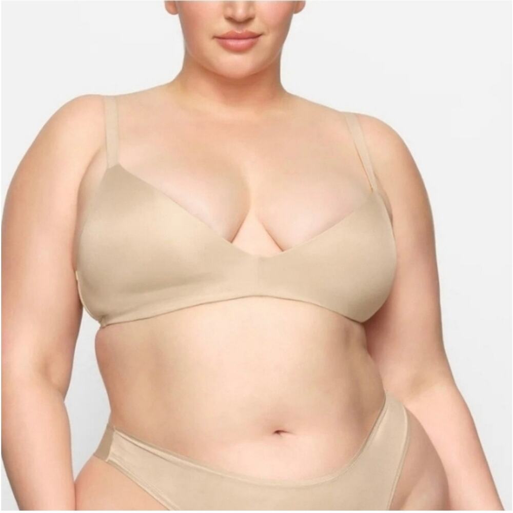 Skims Wireless Form T-Shirt Demi Bra 40D
